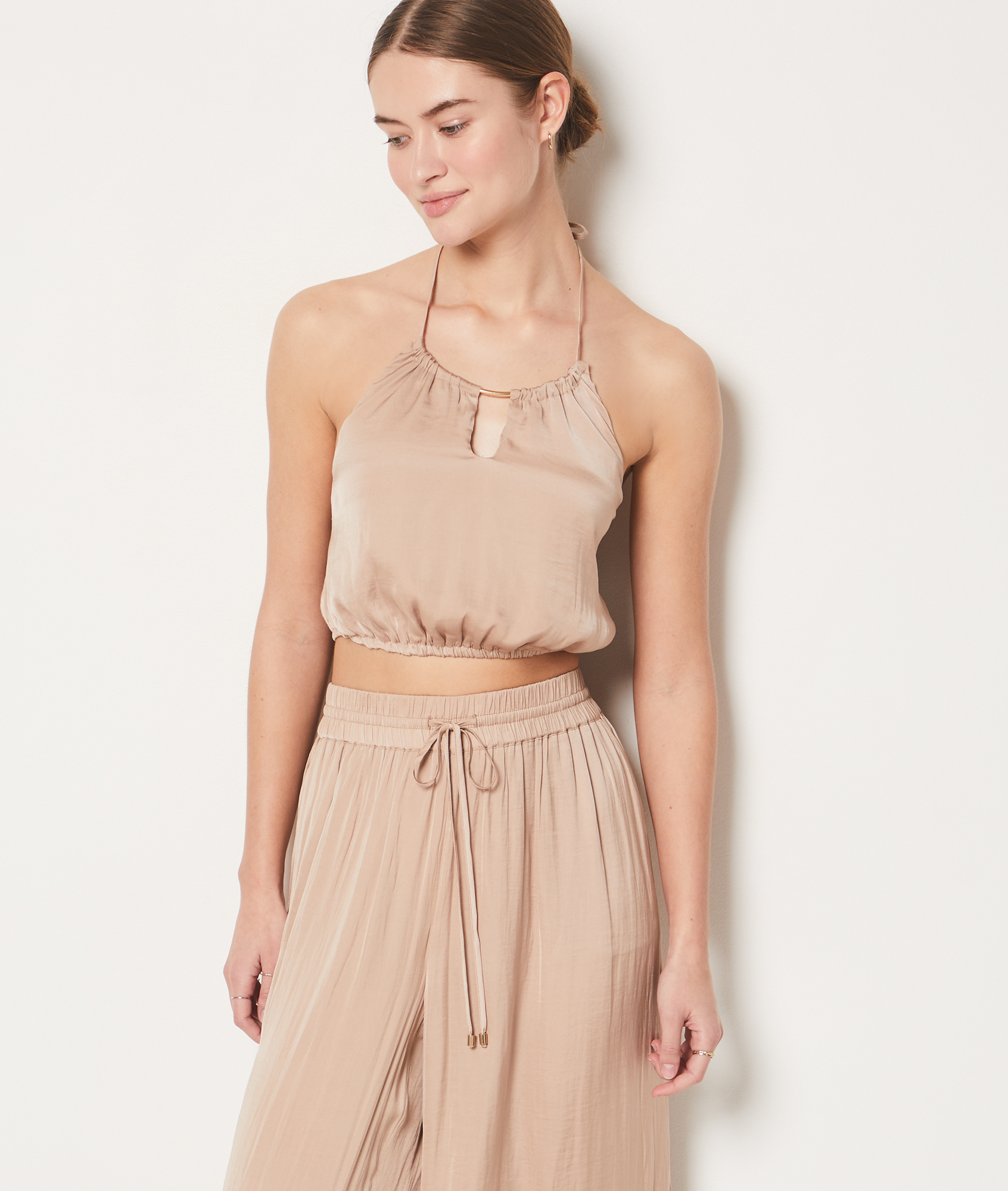 Satynowy crop top
