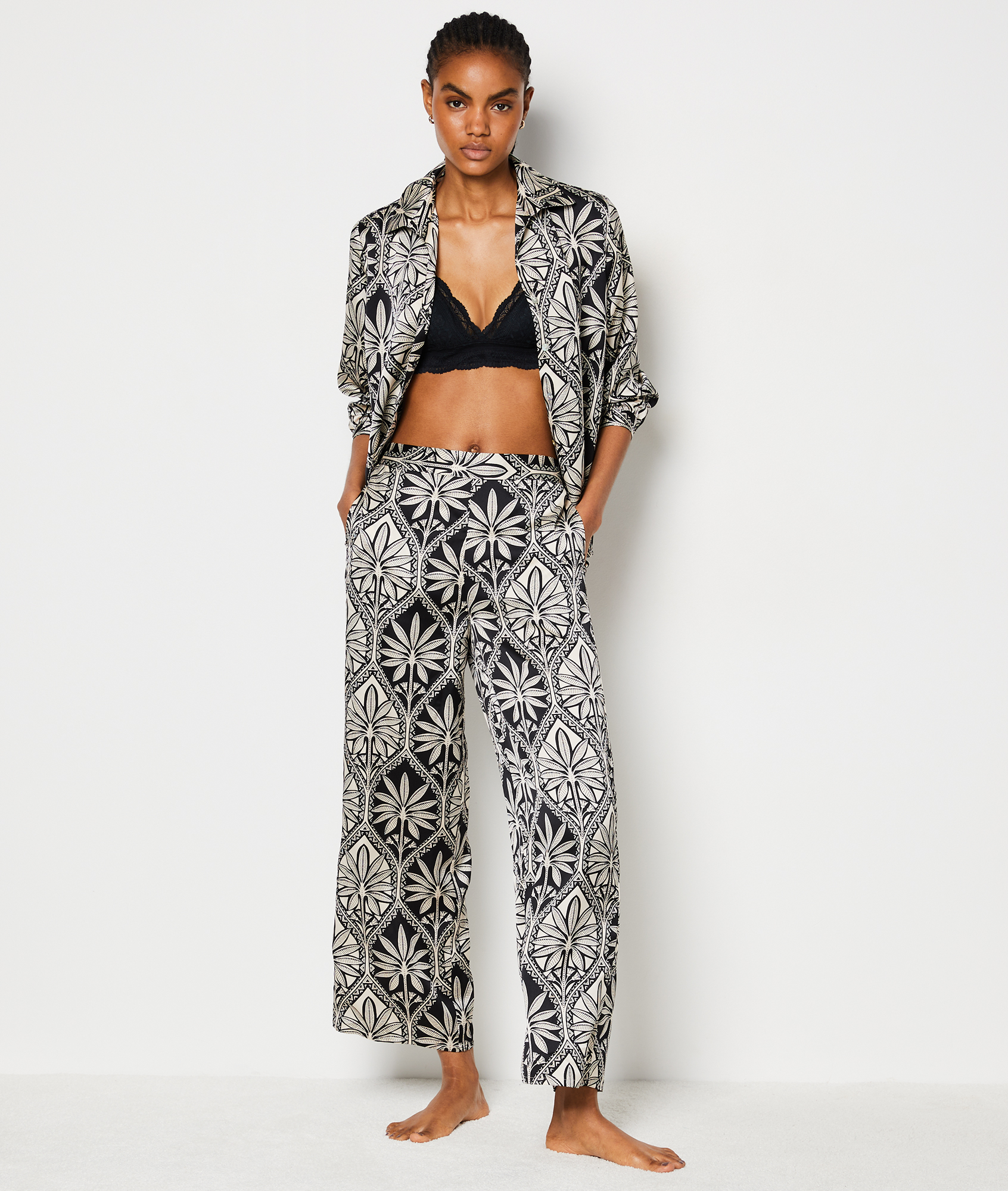 Spodnie od piżamy z kwiatowym motywem