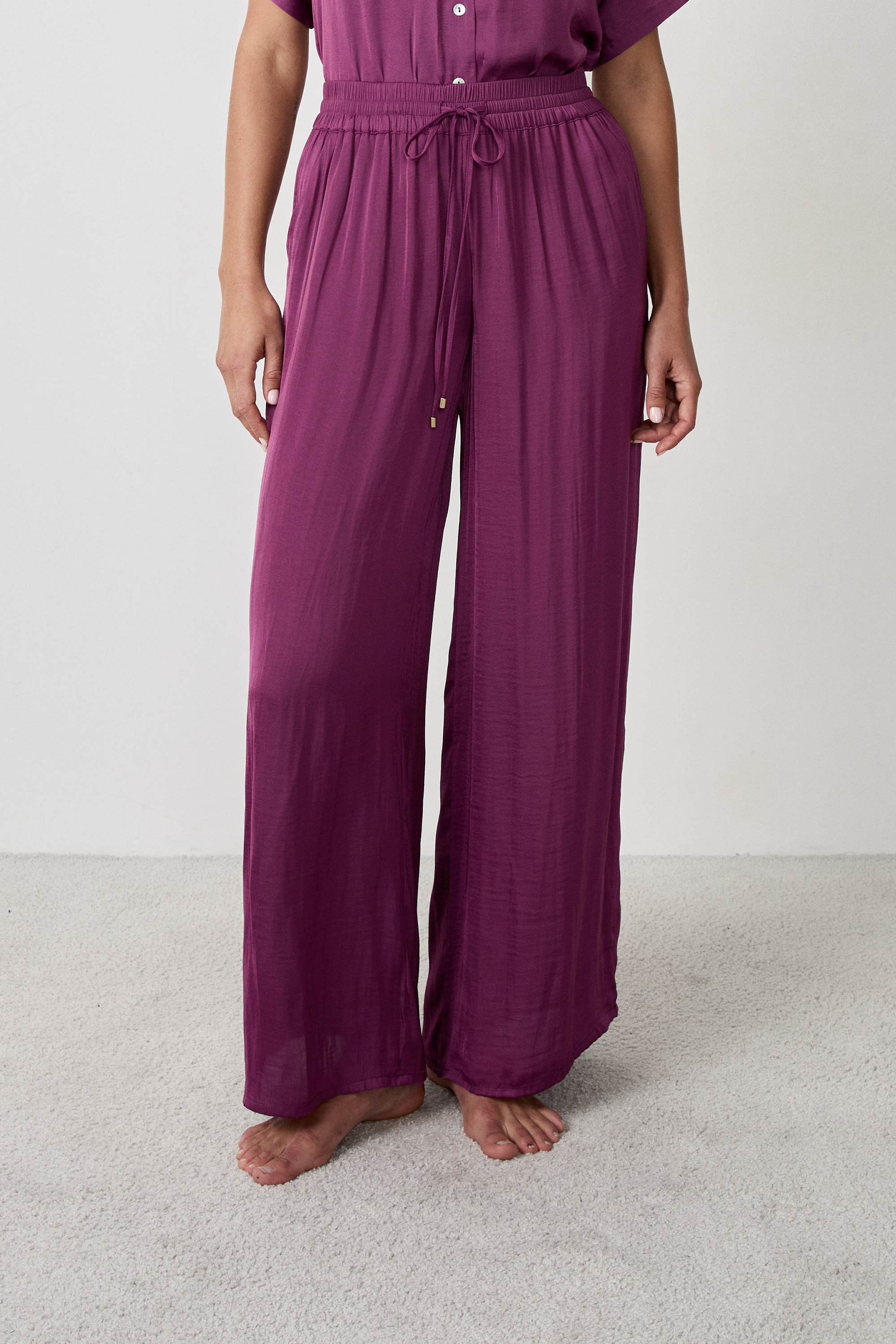 Szerokie spodnie satynowe