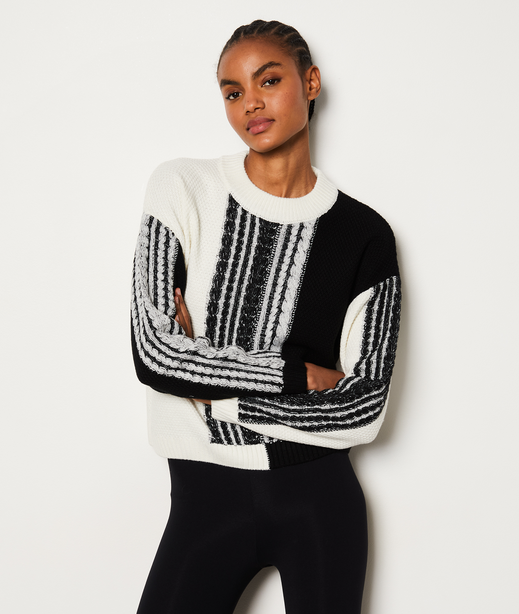 Sweter z motywami