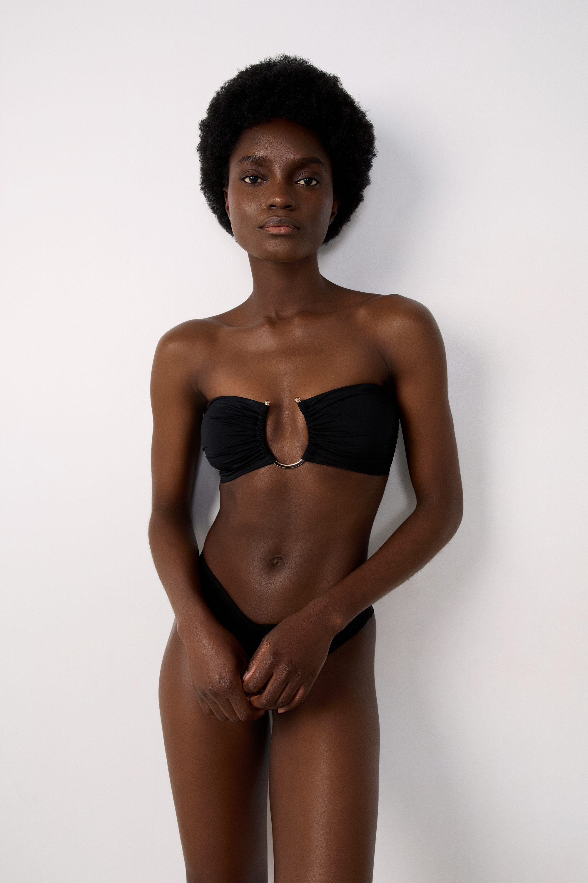 Góra od bikini bez ramiączek z satynowym kółkiem