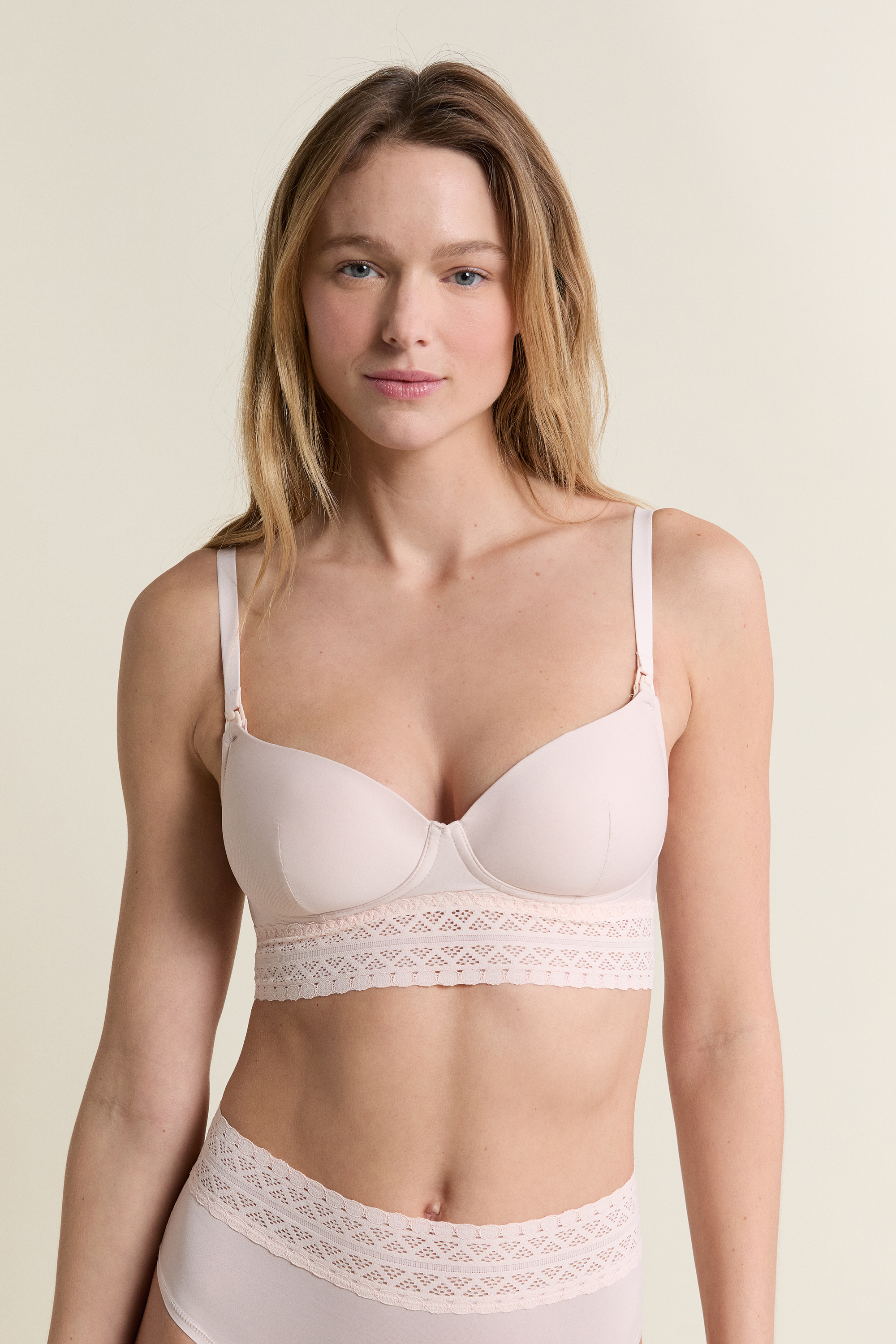 Biustonosz z cienkimi miseczkami, z klipsami do karmienia