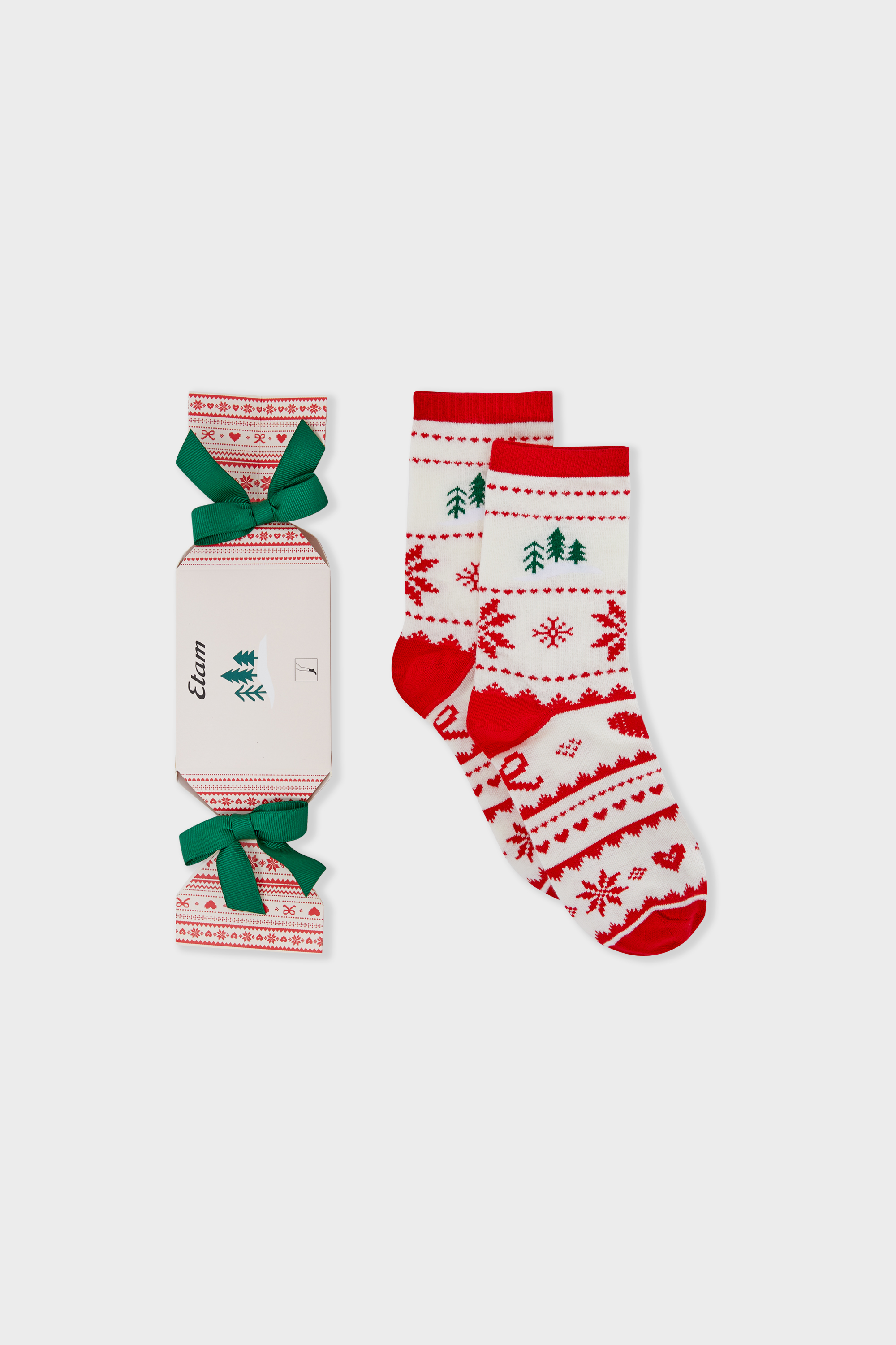 Skarpetki we wzory w opakowaniu prezentowym