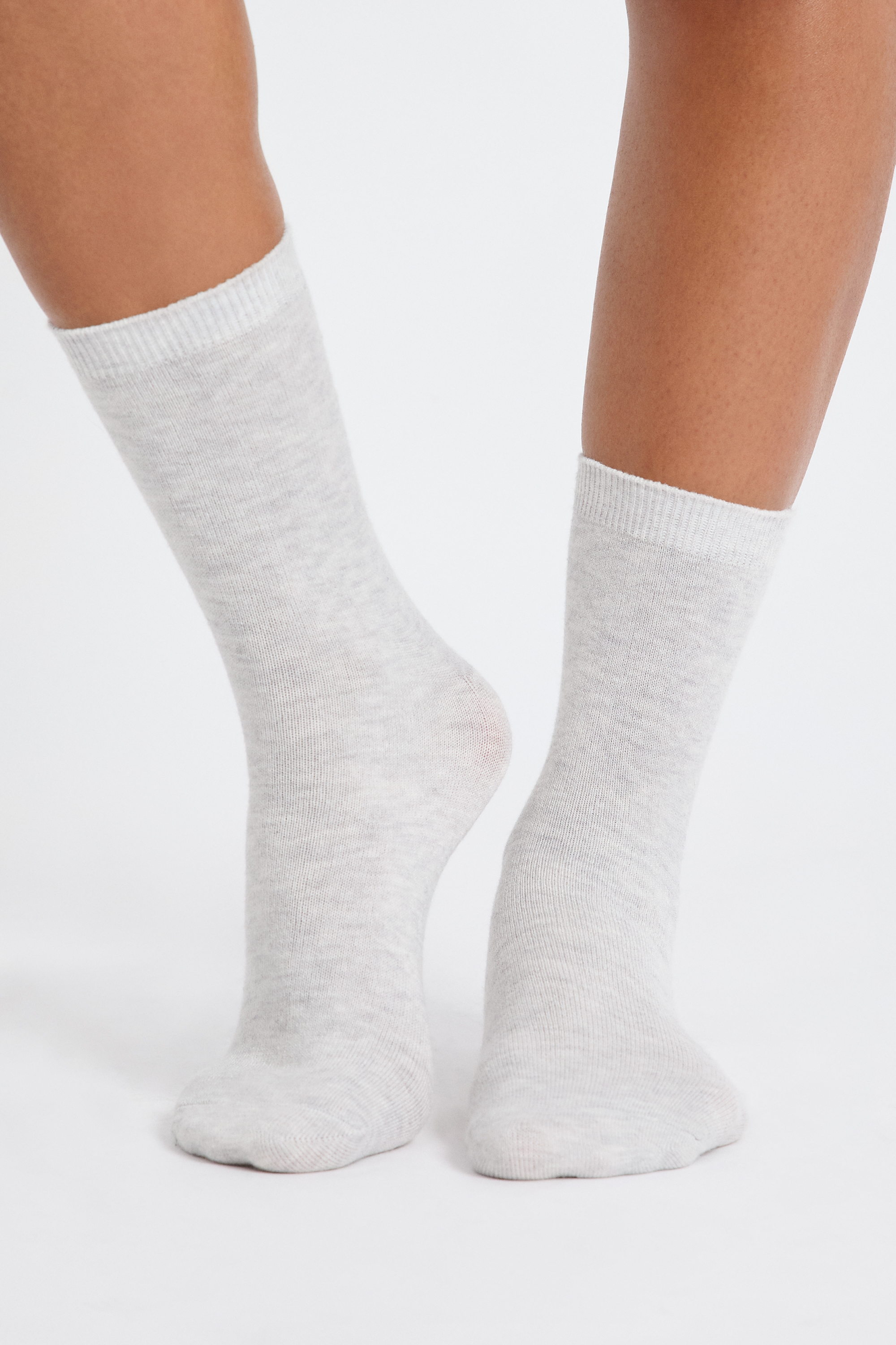 Skarpetki z cienkiej dzianiny