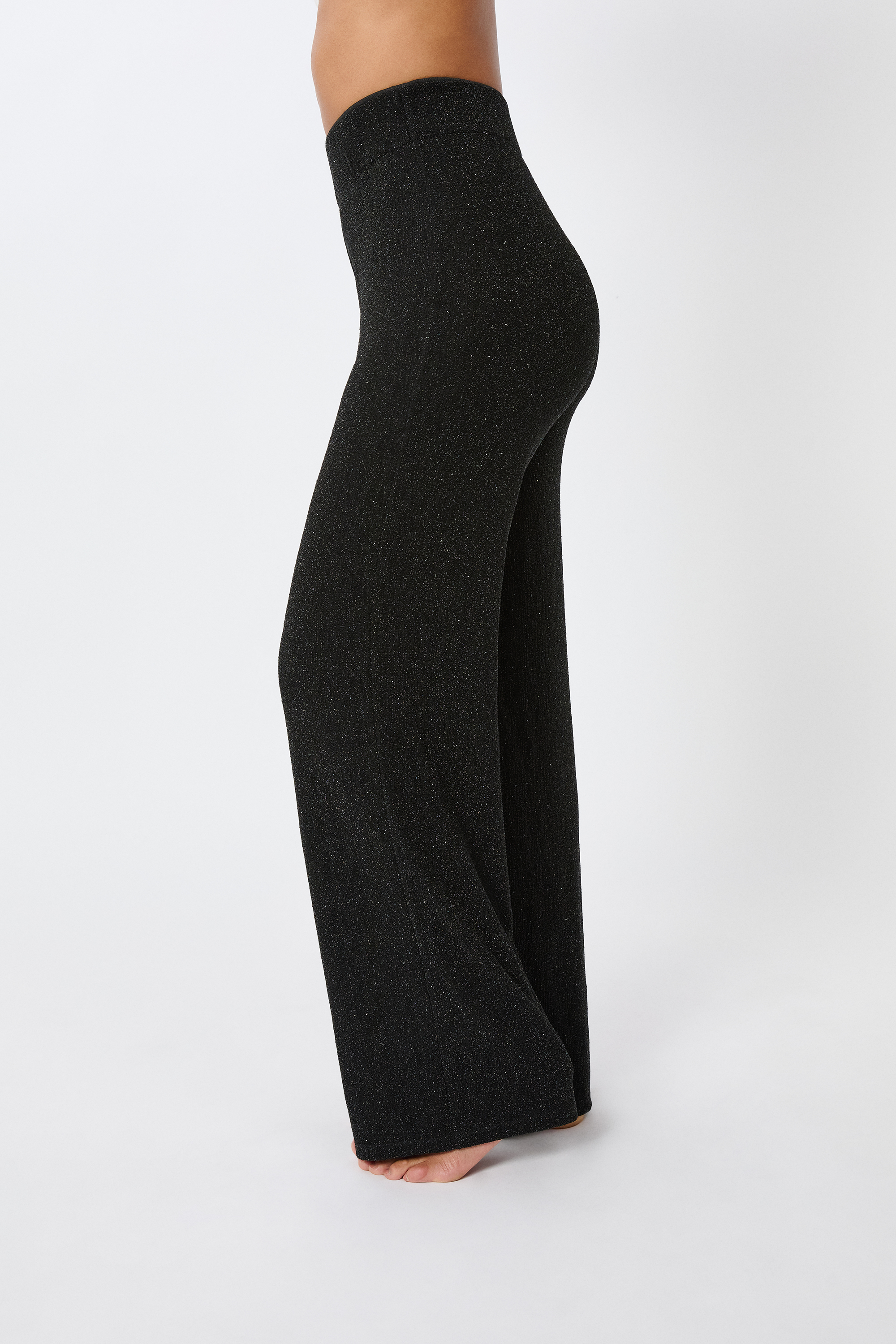 Legginsy o szerokim kroju opalizujące