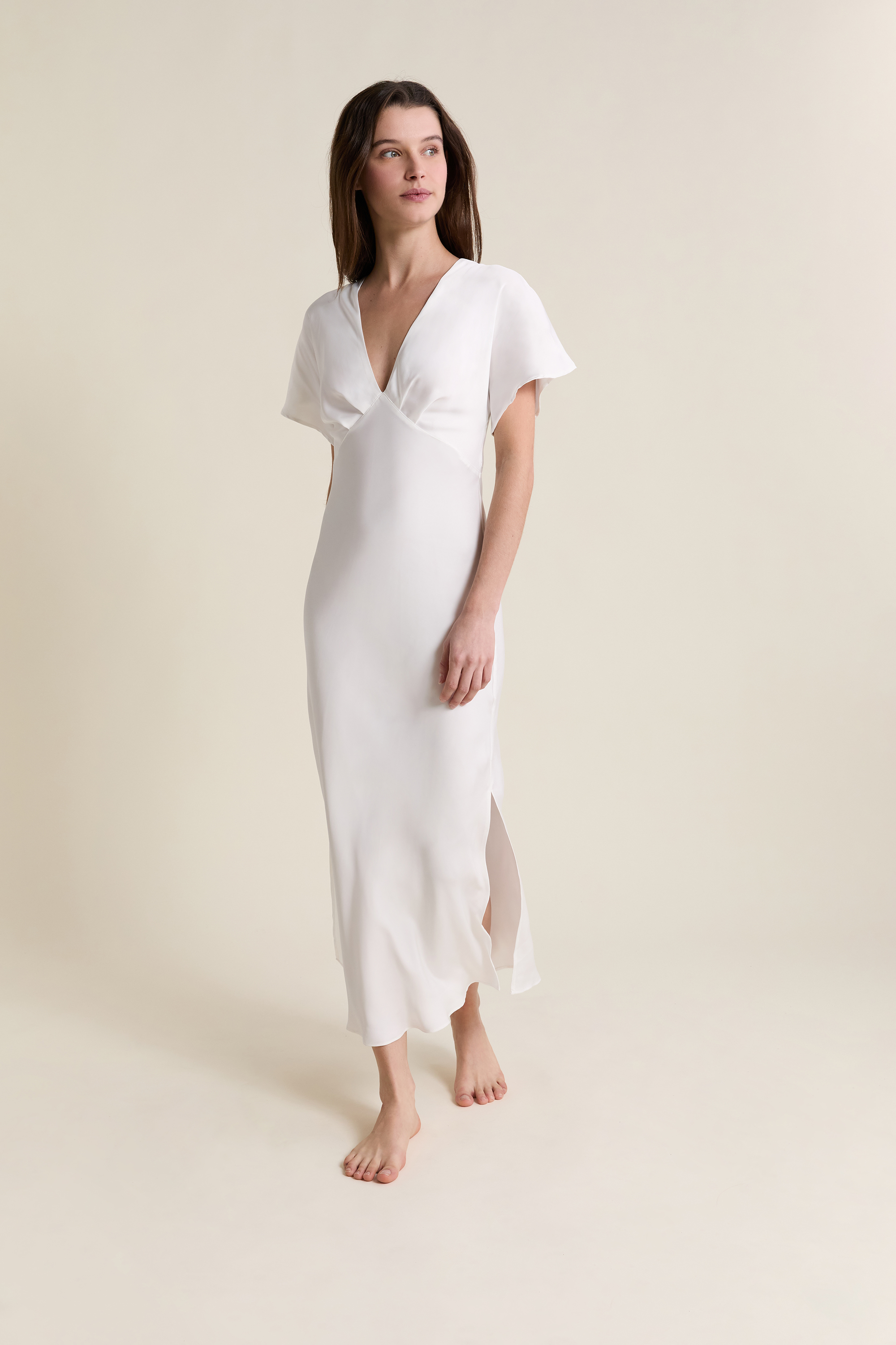 Długa satynowa halka nocna